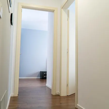 Signature 5 Тирана