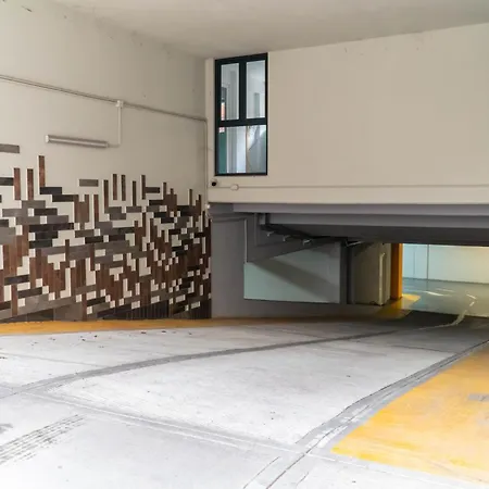 Signature 5 * Tirana