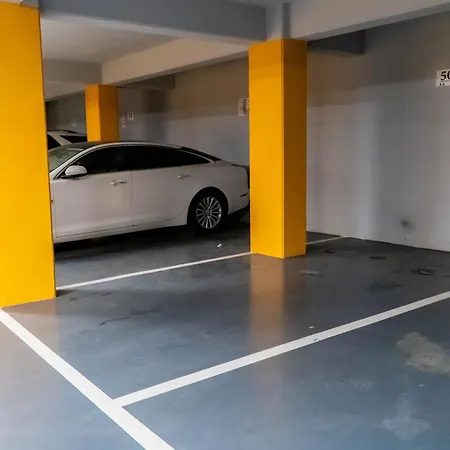 Signature 5 *