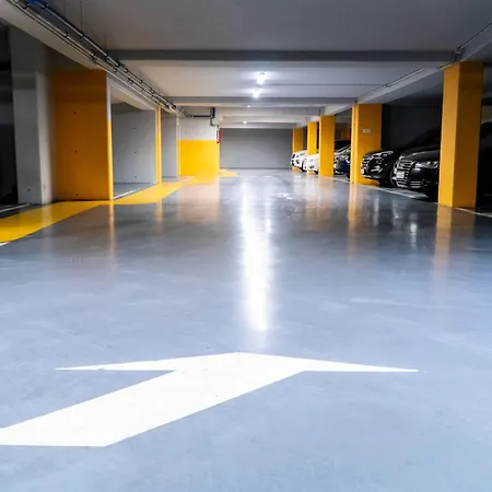 Signature 5 Tirana