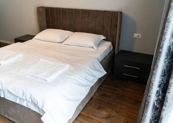 Signature 5 * Tirana